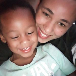 Meet your Posher, Elaine